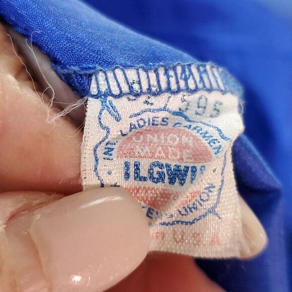 Lauren Lee, royal blue blouse, size large, front pockets. Polyester.. - Picture 9 of 12